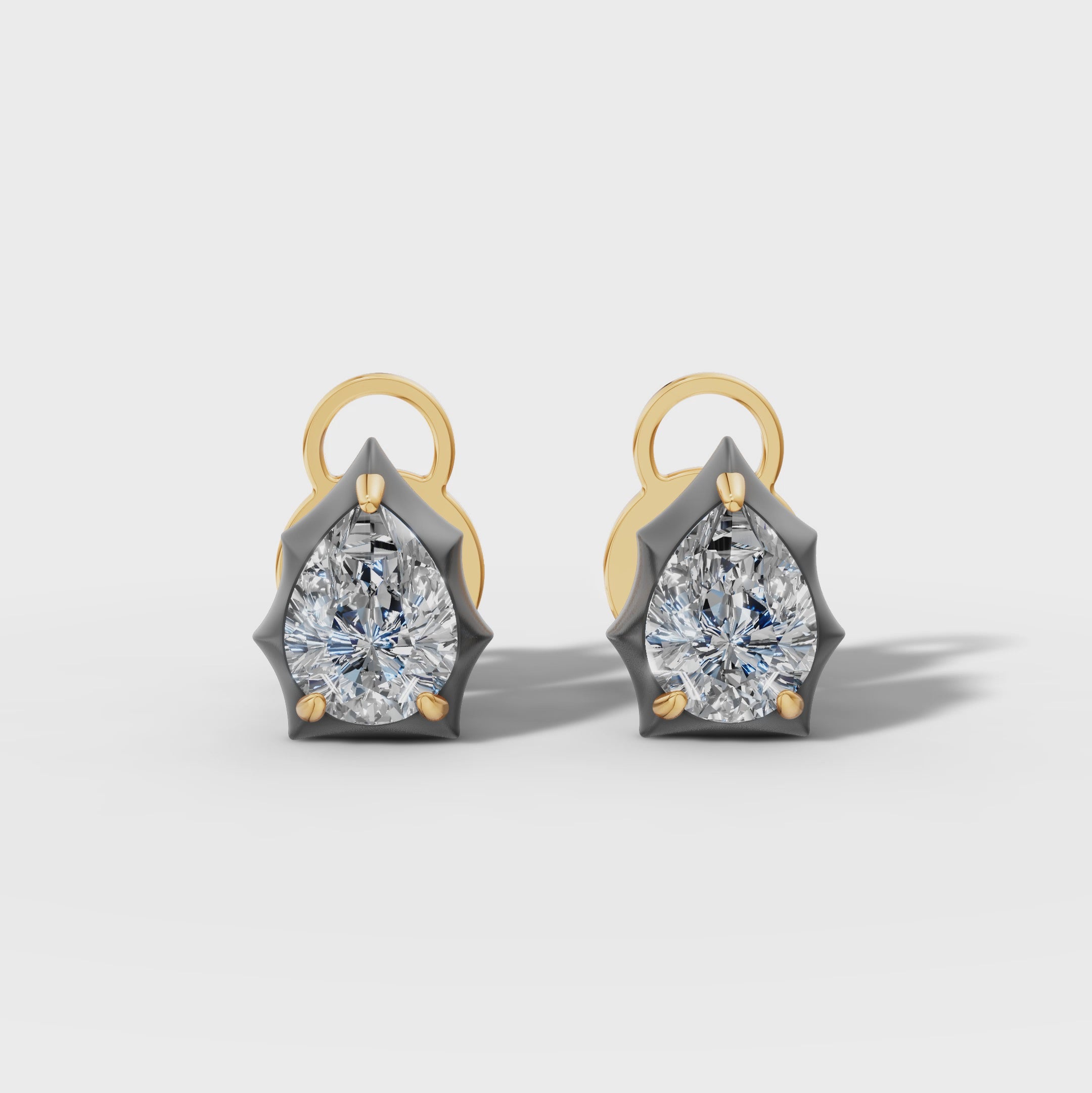 Étoile Pear Solid Gold Studs
