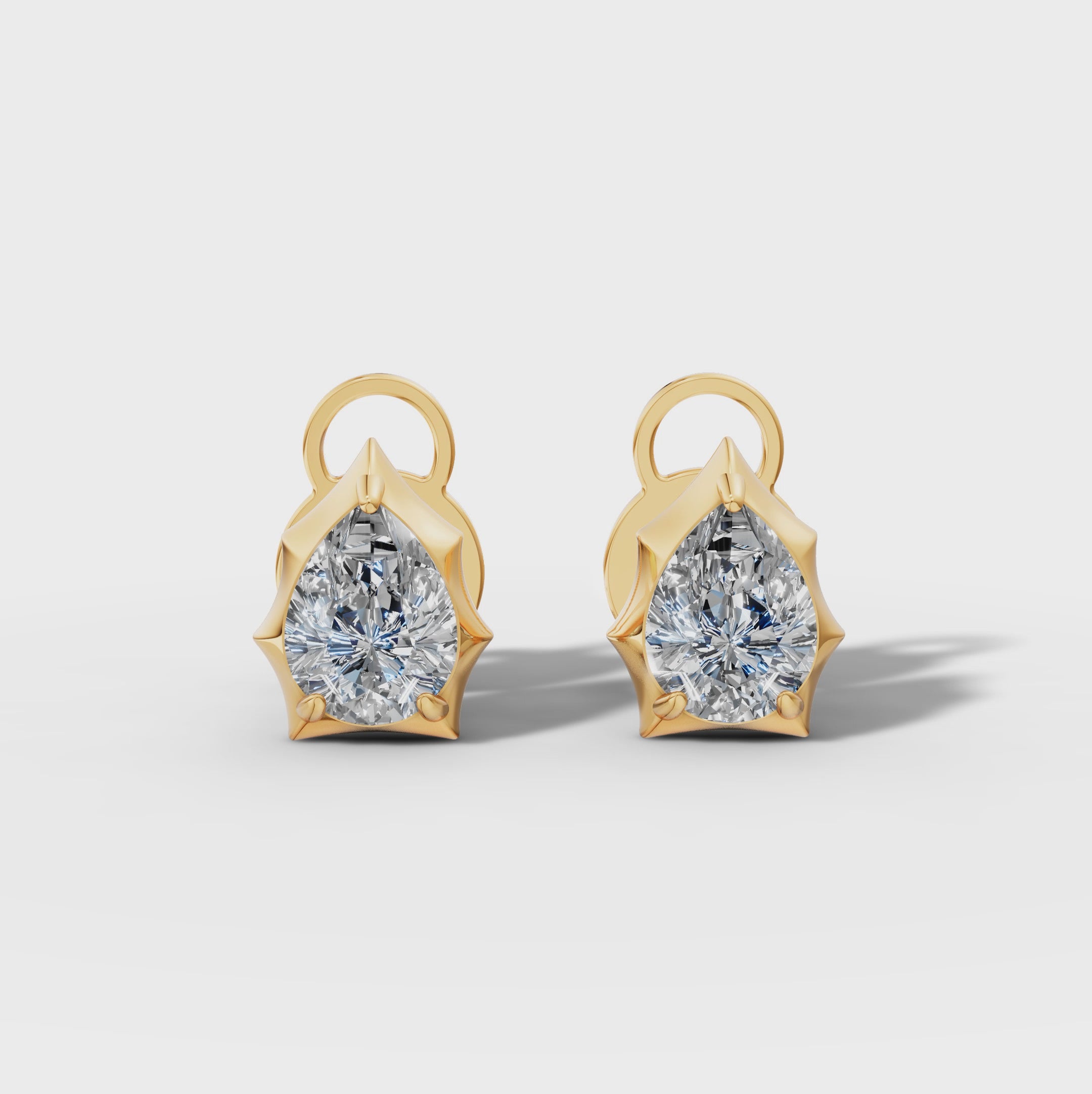 Étoile Pear Solid Gold Studs